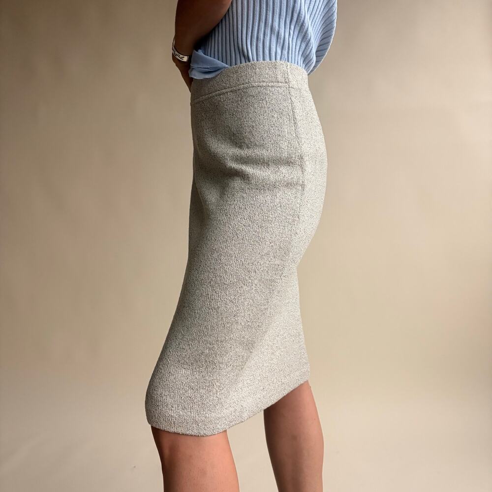 St. John's Grey Knit Knee-Length Skirt - Classic Refined, Size 4 - Picture 2 of 7